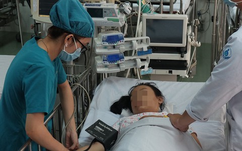 Long An: Bé gái 13 tuổi ói ra máu ồ ạt, tính mạng bị đe dọa vì căn bệnh rất hiểm