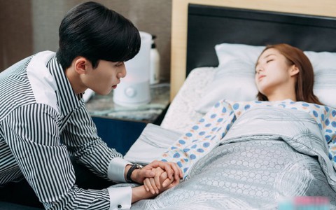 Vợ sảy thai nằm viện, chồng đưa nhân tình về hú hí nhưng lại chết lặng khi chứng kiến cảnh tượng trong nhà