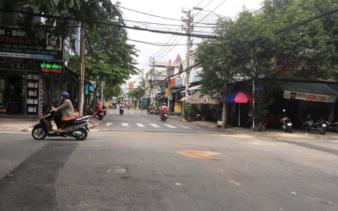 Đuổi theo cướp lấy lại điện thoại, chàng trai trẻ bị xe tải cán tử vong ở Sài Gòn