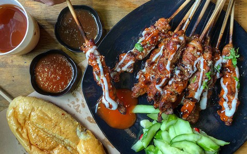 Chiều Hà Nội mát trời thế, còn đợi gì mà không rủ nhau đi ăn thịt xiên nướng ở 4 hàng quán này?