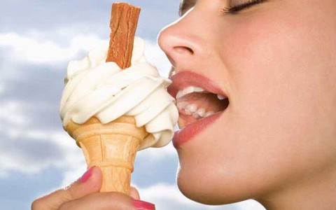 Cô gái 26 tuổi đi cấp cứu sau khi ăn kem, lời cảnh báo cho tất cả mọi người khi ăn đồ lạnh trong mùa hè