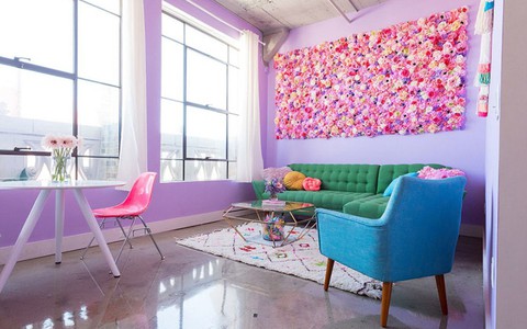 Lấy cầu vồng làm ý tưởng trang trí nhà, căn hộ nhỏ 35m² của cô gái trẻ đang gây sốt trên Instagram