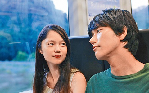 Chồng 30 tuổi không chịu tu chí làm ăn, bắt vợ lao động ở nước ngoài gửi tiền mua xe đẹp khiến chị em nổi nóng