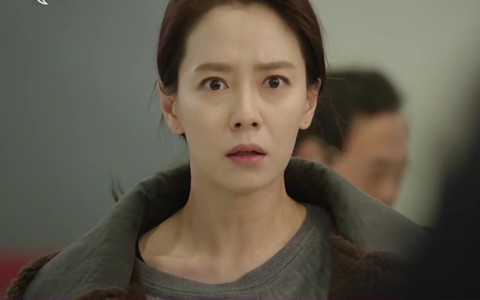 Chỉ vì chồng quá nhiệt tình làm điều này trong đám giỗ mà vợ phải muối mặt với họ hàng, không biết trốn vào đâu