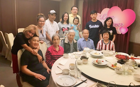 Đăng đàn khoe cảnh làm dâu có "dàn" anh chị chồng U90, cháu chồng U50... cô nàng 9x khiến dân mạng like điên đảo