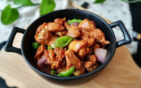 Gà om bia đơn giản mà ngon vô cùng