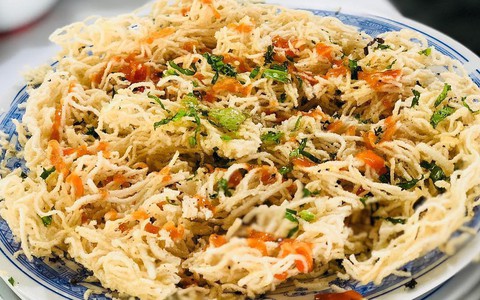Về miền Tây nhất định phải thử món pizza đặc biệt của miền sông nước