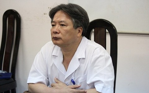 Bệnh viện Việt Đức xin lỗi, đình chỉ bác sĩ và kíp mổ nhầm chân bệnh nhân