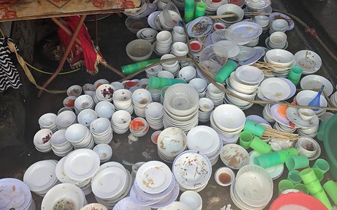 Về nhà người yêu ăn giỗ, cô gái than trời định "nghỉ lấy chồng luôn" vì một mình phải rửa hết núi bát đĩa