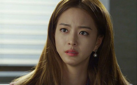 Vợ trẻ hí hửng đi làm đẹp để gây bất ngờ cho chồng, ai dè vừa bước chân về đến cửa đã bị mắng xơi xơi