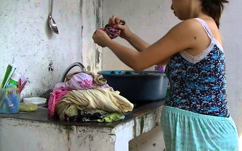 Khệ nệ ôm bụng bầu 7 tháng hầu hạ em chồng vô công rồi nghề, vợ trẻ ngán ngẩm lên xin cao kiến chị em