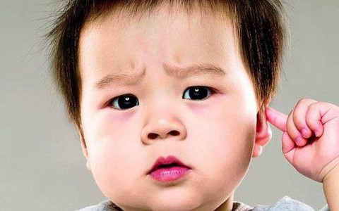 Bé không giật mình khi ngủ: Cẩn thận với căn bệnh bẩm sinh khiến trẻ trở thành tàn tật
