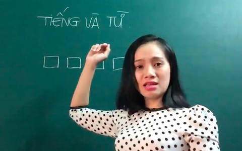 Dân mạng vẫn tranh cãi kịch liệt việc dạy đọc bằng ô vuông, nhiều giáo viên lên tiếng: "Hãy thử đặt mình vào vị trí, đầu óc của một đứa trẻ"