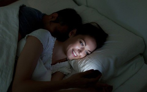 10 thói quen hàng ngày nếu không cẩn thận sẽ hủy hoại sức khỏe đôi mắt của bạn