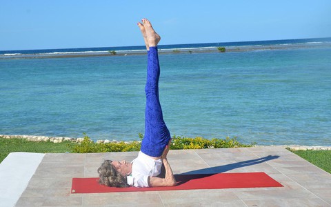 Giáo viên dạy yoga 99 tuổi chia sẻ 3 bí mật "già mà dẻo, khỏe", ai nghe qua cũng quá đỗi ngạc nhiên