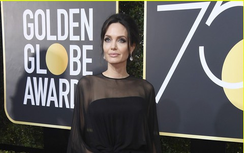 Phim của Angelina Jolie trượt giải Quả Cầu Vàng 2018 trong tiếc nuối