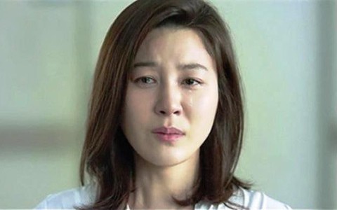 “Phụ nữ ở nhà chăm con là những kẻ ăn bám” gây bão mạng