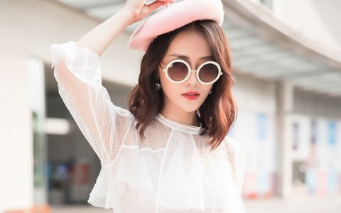Trương Mỹ Nhân sành điệu, lấp ló khoe dáng nuột sau lớp áo xuyên thấu