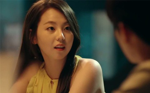 Giấu vợ hẹn hò với cô gái khác, chồng bị một phen vạch mặt “cạch đến già”