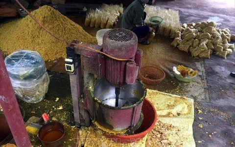 Phát hiện cơ sở trộn lưu huỳnh vào riềng xay sẵn, chuyên gia cảnh báo nguy hại của thực phẩm chứa lưu huỳnh