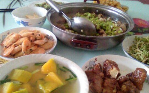 Sắp đến Tết còn bị giao bài toán chi tiêu khó, mẹ trẻ cầu cứu chị em hiến kế cách hay