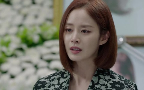 Thấy chồng mua chai rượu về biếu Tết bố mẹ, vợ chưa kịp vui mừng đã phải "hóa đá" trước lời thú nhận hồn nhiên