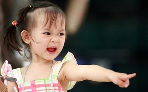 Thấy con có những hành vi ứng xử bất thường này cha mẹ tuyệt đối đừng bỏ qua mà hãy uốn nắn, sửa chữa ngay