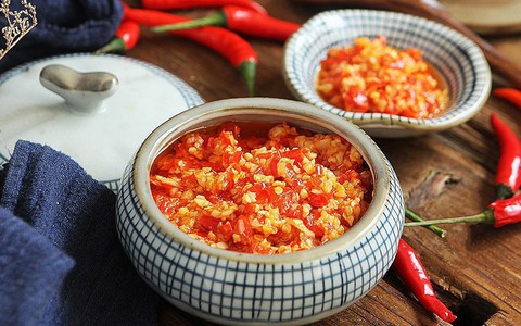 Nhanh tay chuẩn bị một hũ ớt xào chuẩn ngon dùng cho ngày Tết theo cách dễ ẹc này nhé!