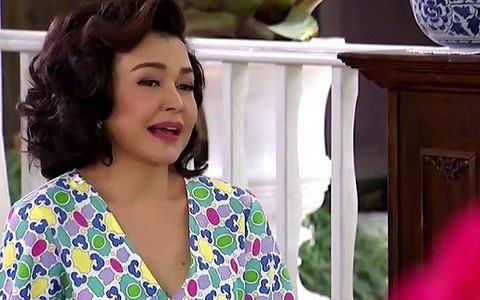 Con dâu nghèo mừng tuổi ít, mẹ chồng không thèm cầm, cô nửa đùa nửa thật nói 1 câu khiến bà tái mặt