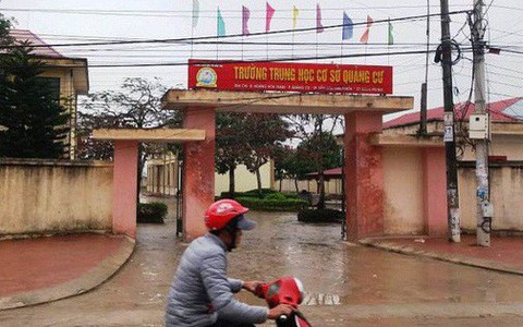 Hiệu trưởng trần tình khi bị phụ huynh tố cáo bóp cổ học sinh gây xước da
