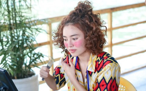 Ninh Dương Lan Ngọc rụng hết tóc sau khi quay "She was pretty" bản Việt 