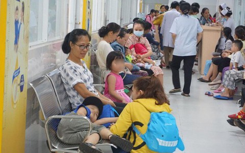 Gia tăng số trẻ mắc bệnh đường hô hấp, nguyên nhân một phần do tình hình ô nhiễm diễn tiến bất thường