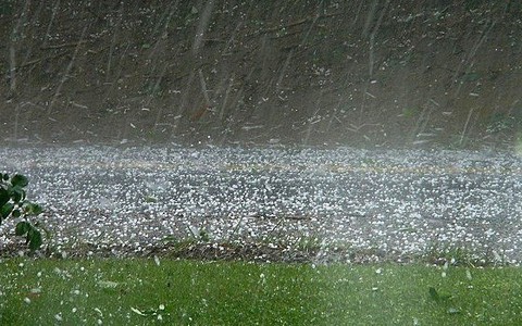 Không khí lạnh tràn về gây mưa lớn có khả năng xuất hiện mưa đá