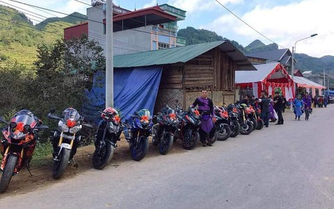 "Để Mị nói cho mà nghe", đám cưới trai gái bản 2019 là phải rước dâu bằng dàn motor siêu khủng này mới chất