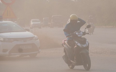 Hà Nội: Chúng ta chưa bao giờ "bức bối" vì vấn nạn ô nhiễm đến thế khi có đủ "combo" thủy ngân, bụi mịn và nguồn nước!