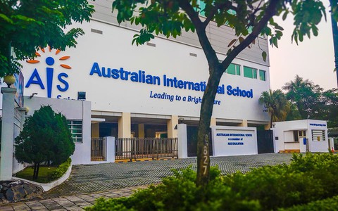 Hai chị em sinh đôi đang học ở trường quốc tế TP.HCM tự tử tại nhà riêng