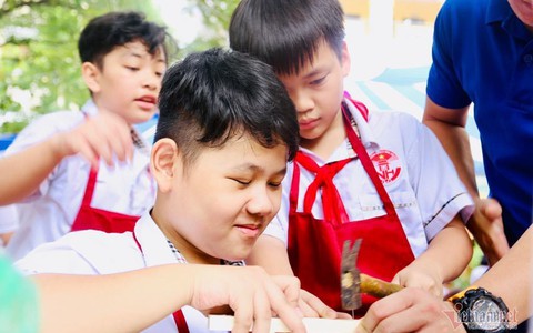 Tiết học không sách vở khiến cô trò Hà Nội thích thú