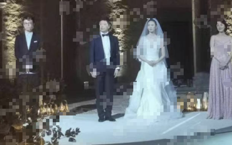 "Tiểu Chương Tử Di" Đồng Dao bí mật kết hôn với bạn trai đại gia hơn 17 tuổi