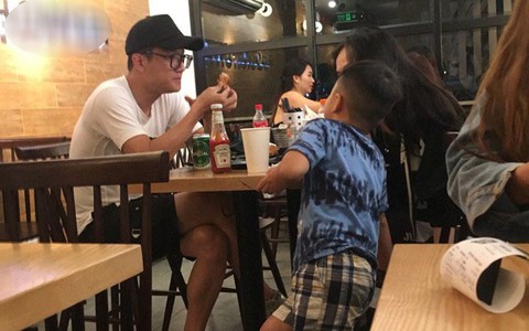 Minh Hà vừa tuyên bố độc thân, Chí Nhân bị bắt gặp "hẹn hò"   tình mới, cách xưng hô với con trai riêng mới gây bất ngờ?