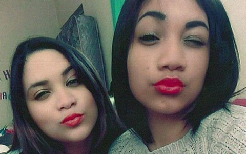 Bức ảnh selfie của con gái cùng bạn thân vạch trần tội ác khó dung thứ trong quá khứ của người mẹ