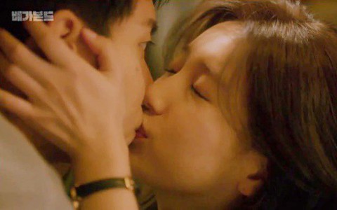 "Vagabond": Choáng với cảnh Suzy say rượu, đè Lee Seung Gi hôn đắm đuối 