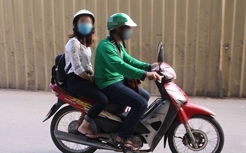 Xôn xao thông tin bé gái đi học bằng xe ôm bị tài xế ép xem phim khiêu dâm, may mắn tự cứu được mình bằng hành động can đảm