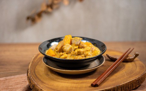 Tuần nào tôi cũng phải làm món gà om cốt dừa ít nhất một lần vì con thích mê mẩn!