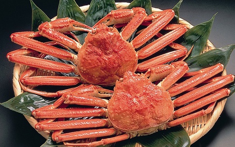 Vào mùa ngay lập tức cua tuyết được giới tiêu dùng săn lùng, mua ngót nghét vài triệu bạc vẫn được yêu thích