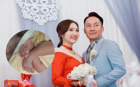 Bà xã rapper Tiến Đạt chính thức công khai con gái mới chào đời, tiết lộ tên thân mật của thiên thần nhỏ