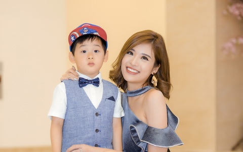 Hoa hậu Phan Hoàng Thu diện váy siêu ngắn thu hút sự chú ý nhưng cậu con trai 3 tuổi mới là nhân vật được quan tâm