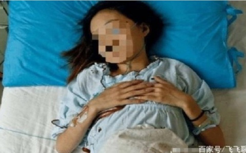 Tiết kiệm tiền để mua mỹ phẩm cho bằng bạn bè, đến khi đi vệ sinh thấy phân màu đen và có máu cô gái 26 tuổi mới biết mình phải trả cái giá cực đắt