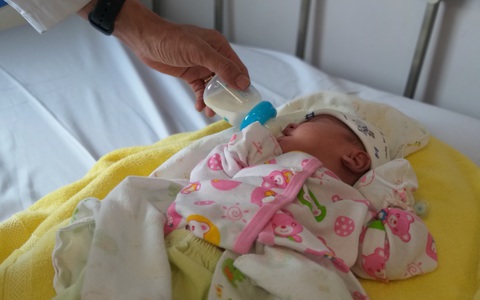 Ca bệnh đặc biệt: Bệnh nhi quốc tịch Lào 8 ngày tuổi mắc bệnh tim được phẫu thuật thành công tại Bệnh viện Nhi TW