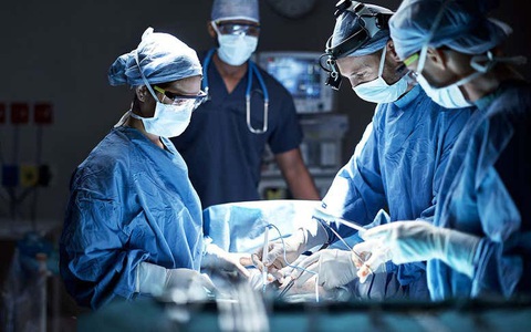 Lần đầu tiên trong lịch sử y khoa: Bác sĩ để bệnh nhân trong trạng thái "giả chết" để cứu sống họ sau khi gặp vết thương chí mạng