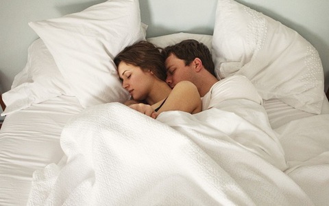 Sau khi quan hệ vợ chồng, phụ nữ không nên vội vàng làm 3 chuyện này nếu không muốn gây hại tử cung, khó có con